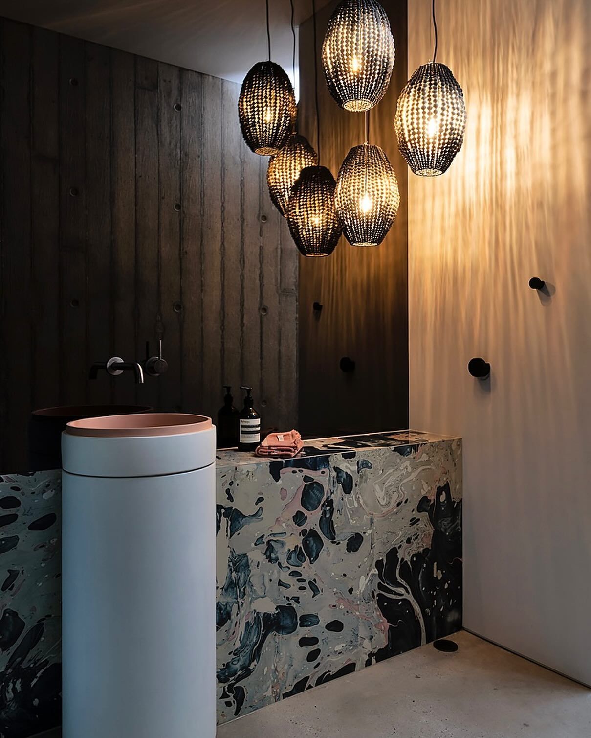 Sustainable Statements: The Rise of Eco-Friendly Round Pedestal Sinks in Modern Bathrooms