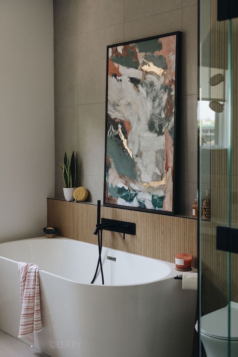 Wall-Side Bathtub