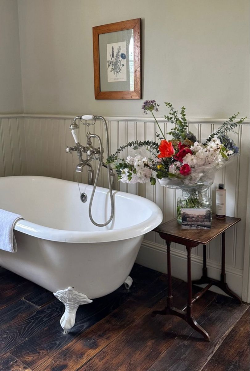 matte white resin bathtub 11