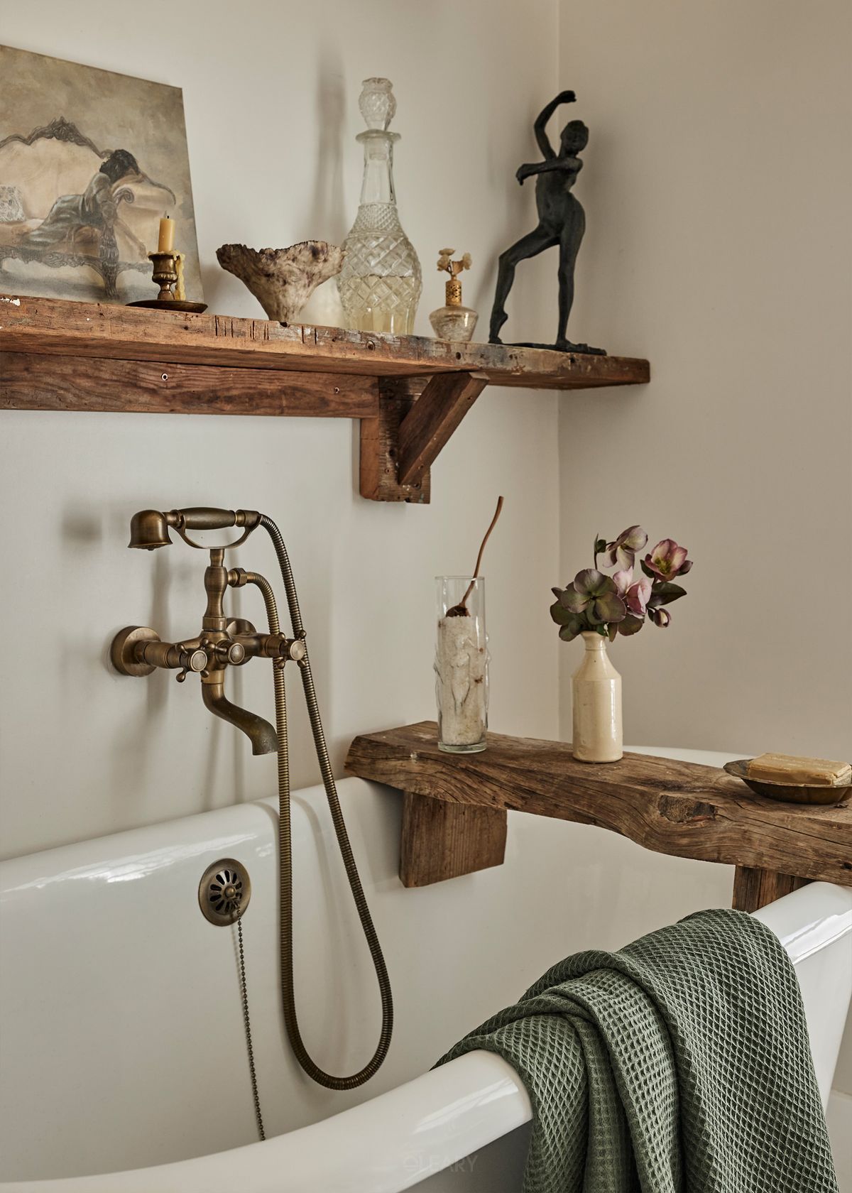 We specialize in bespoke freestanding bathtubs